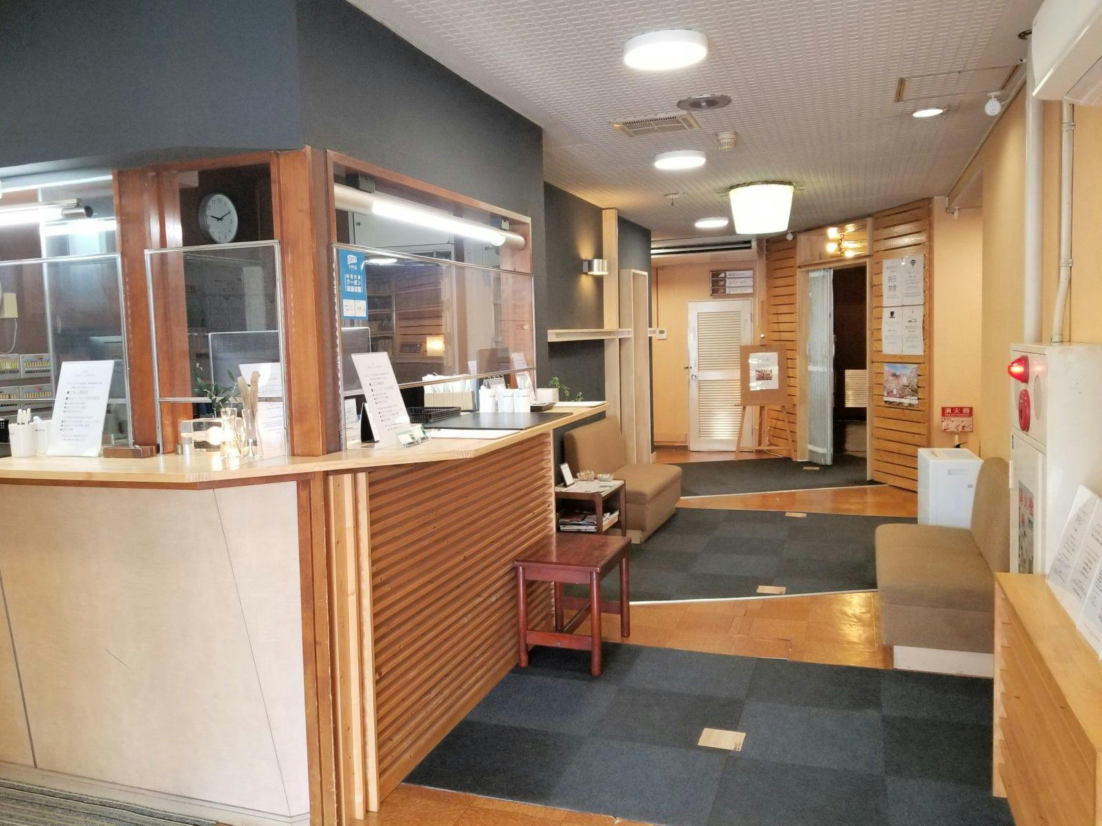 บริเวณรอบเคาน์เตอร์ต้อนรับ