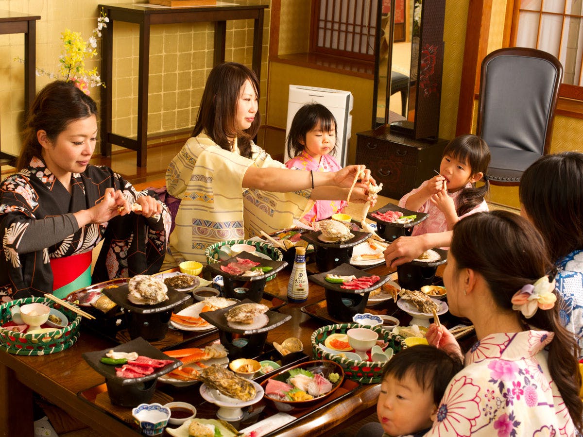 Mothers can rest assured, meals are served in completely private rooms.