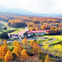 가을, 하치만타이 주변은 단풍의 계절을 맞이합니다.