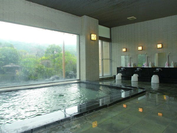 ห้องอาบน้ำในร่มสำหรับผู้ชาย