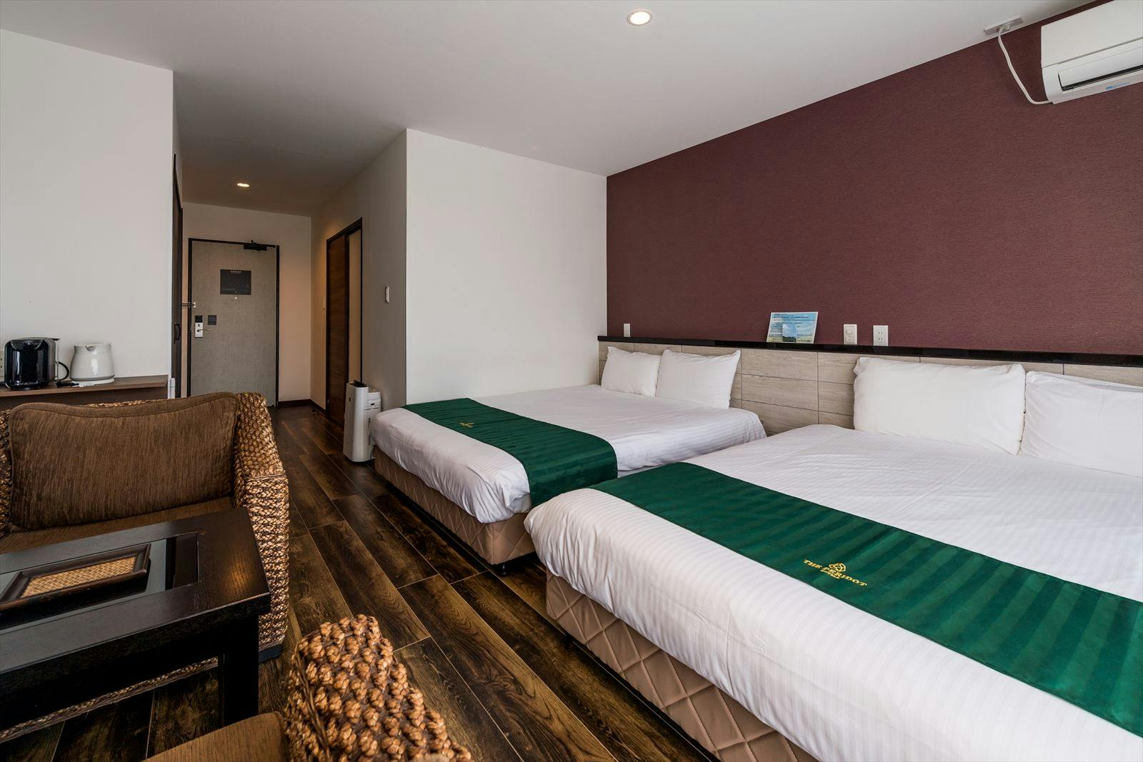 퀸 침대 2개가 있는 트윈룸.