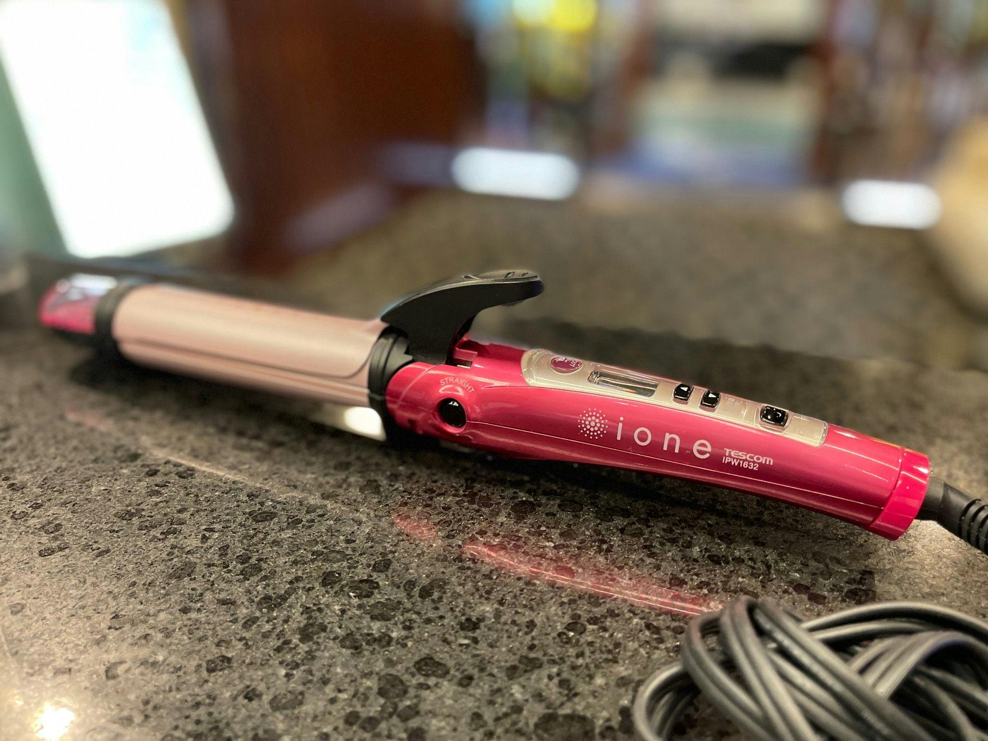 เรามีเครื่องหนีบผมให้ยืม