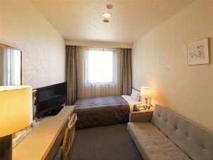 スカイホテル滑川 朝食無料 自慢の富山県産コシヒカリを使った和食をご堪能 禁煙 広めのシングル ソファー付き ゆったり充実ステイに Yahoo トラベル