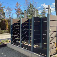 สิ่งอำนวยความสะดวก: ฝักบัวกลางแจ้ง