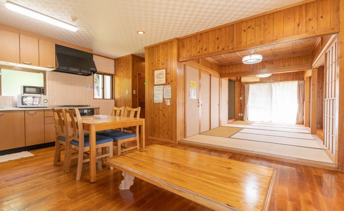 Onishi (Unishi) untuk 1-5 orang (bebas rokok)