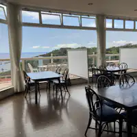 คุณสามารถรับประทานอาหารเช้าพร้อมชมวิวมหาสมุทรแปซิฟิกได้