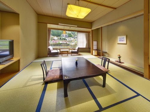 天の館　和室10畳+広縁約2畳
