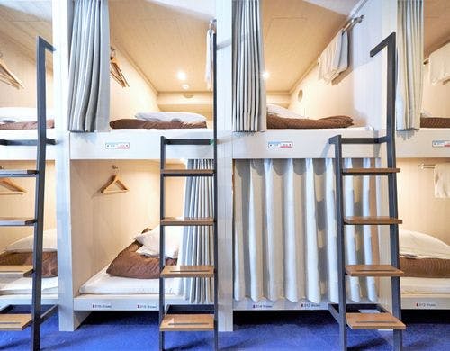 男女共用の相部屋