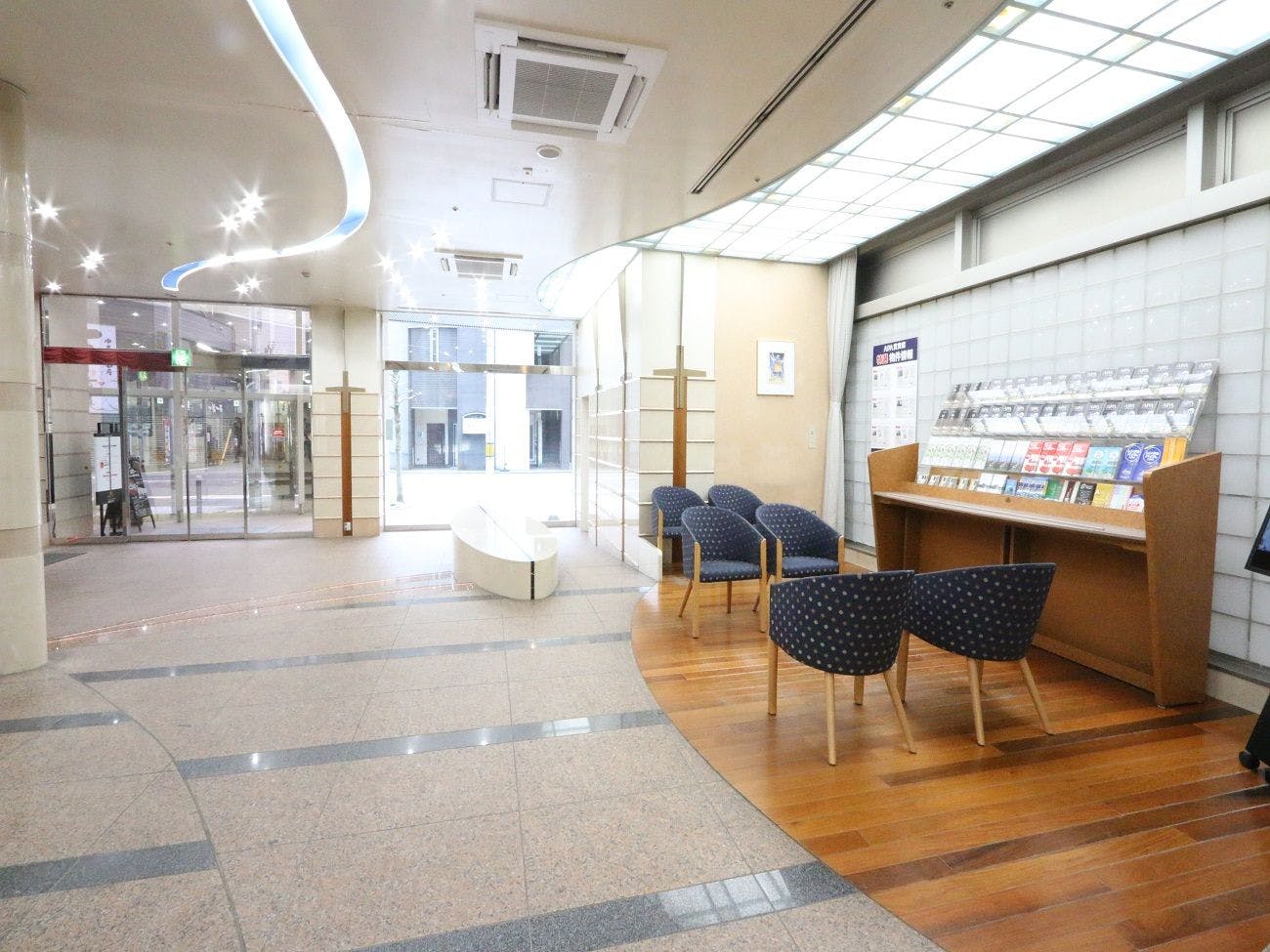 Lobi Hotel (Lantai 1 Gedung Utama)