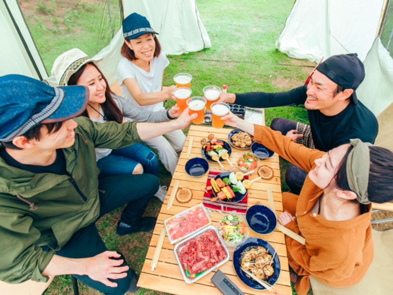 บาร์บีคิวกลางแจ้งที่เปิดโล่งเต็มไปด้วยความสนุกสนาน!