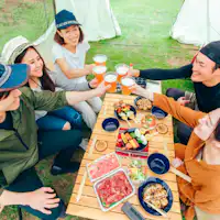 บาร์บีคิวกลางแจ้งที่เปิดโล่งเต็มไปด้วยความสนุกสนาน!