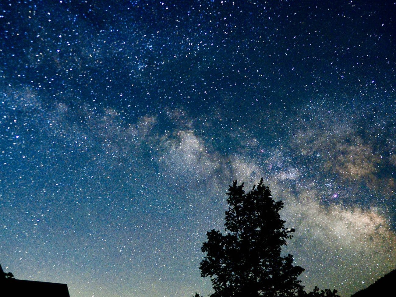 ท้องฟ้าที่เต็มไปด้วยดวงดาวสวยงามมาก (※ภาพ)