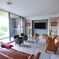 【อาคารคอนโดมิเนียม】ล็อบบี้