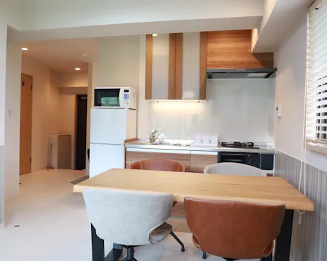 ห้องนั่งเล่นอยู่หน้าห้องครัว