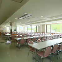 สถานที่รับประทานอาหาร ท่านยังสามารถเพลิดเพลินกับวิวทิวทัศน์ได้อีกด้วย