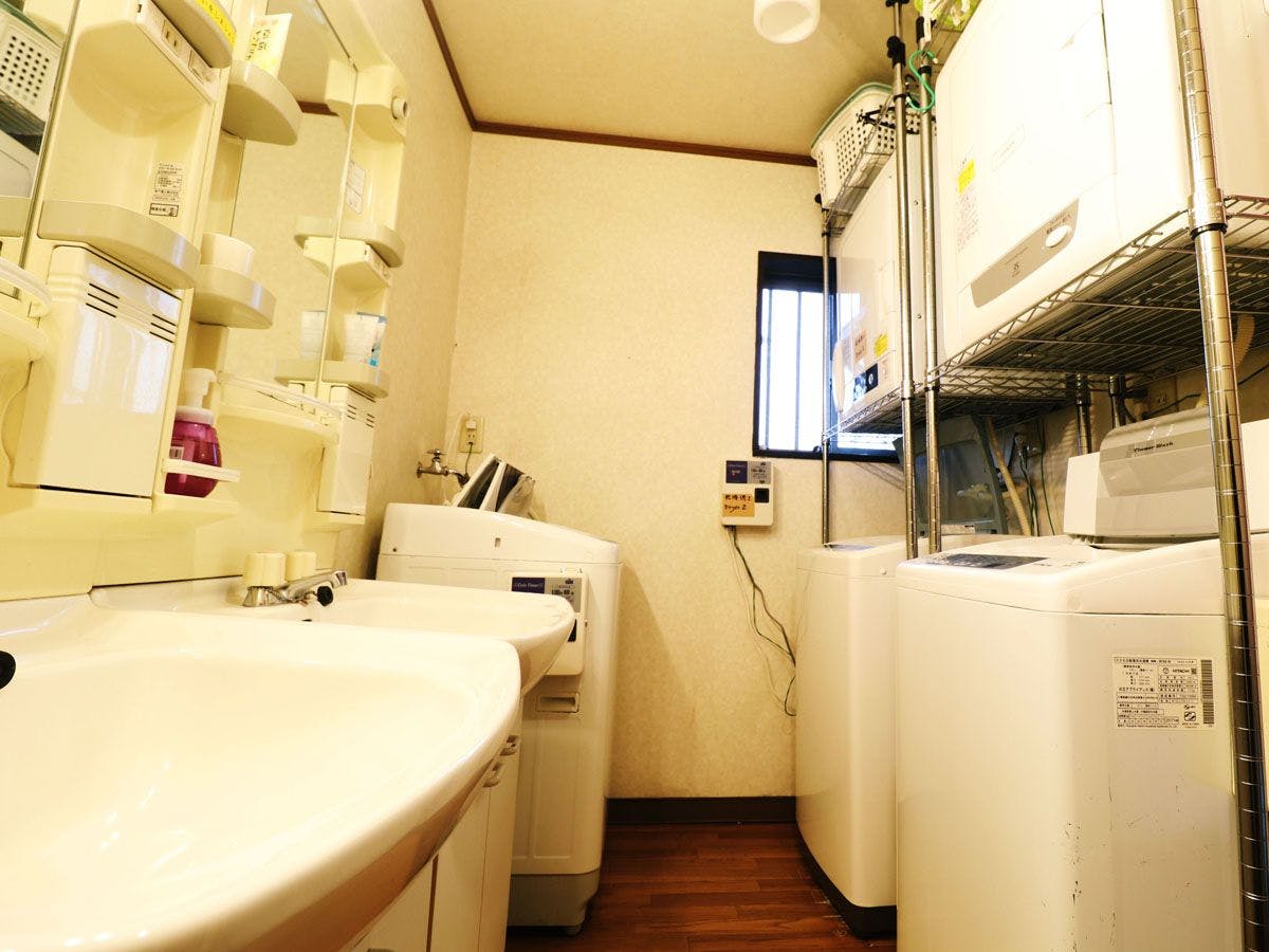 세면 및 세탁 공간입니다.