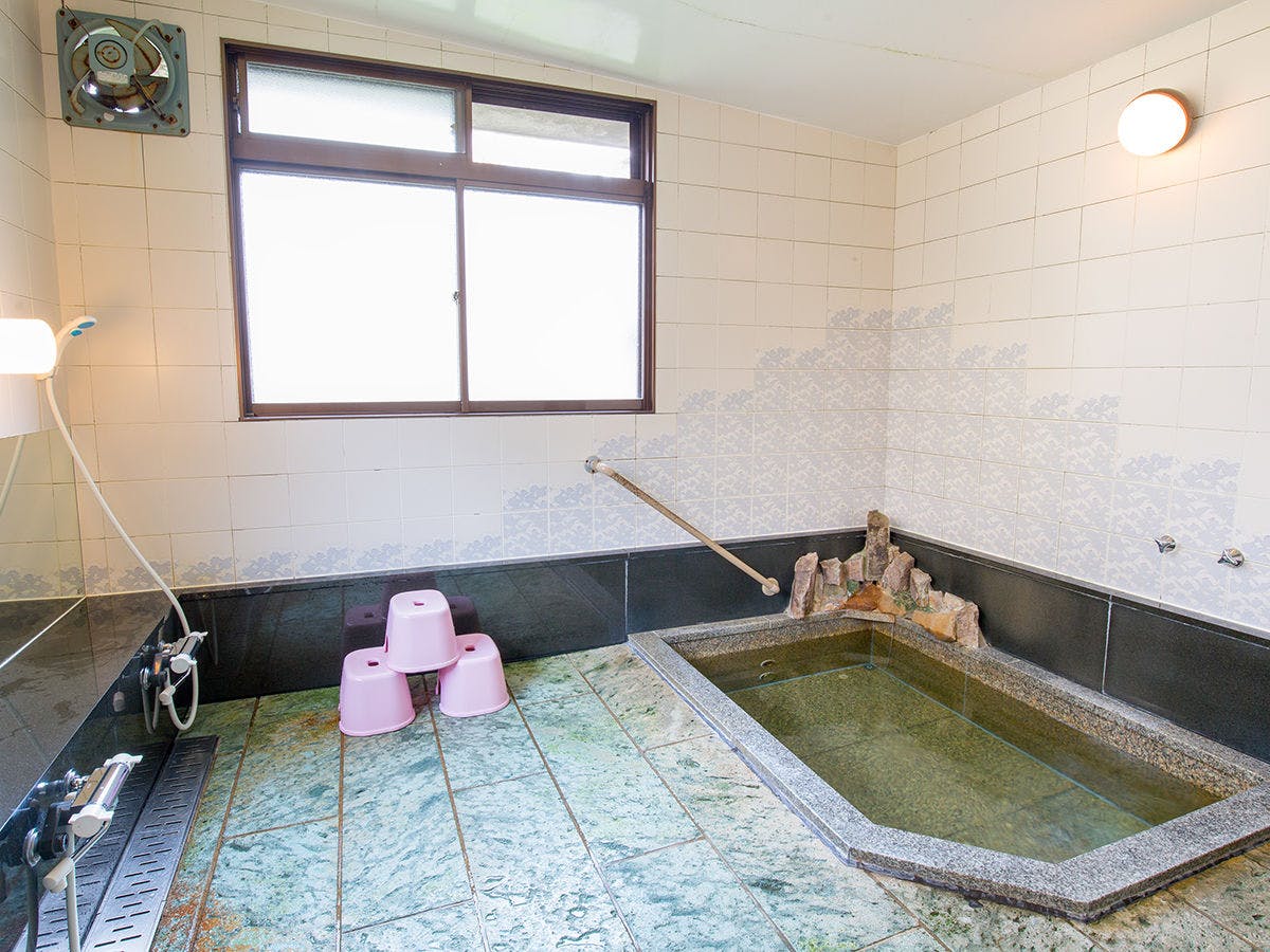 *ห้องอาบน้ำหญิง