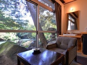 割烹料理旅館　新花の茶家