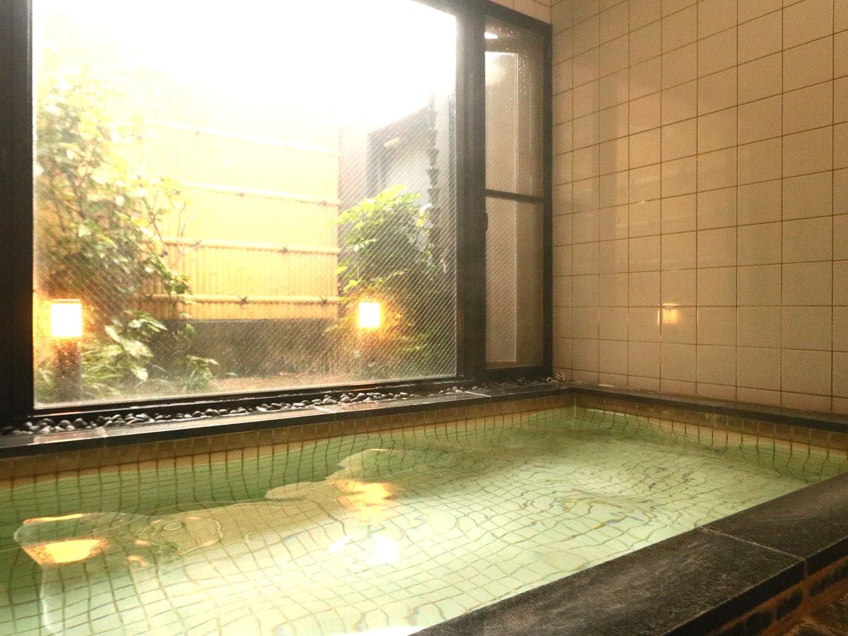 <ห้องอาบน้ำขนาดใหญ่>