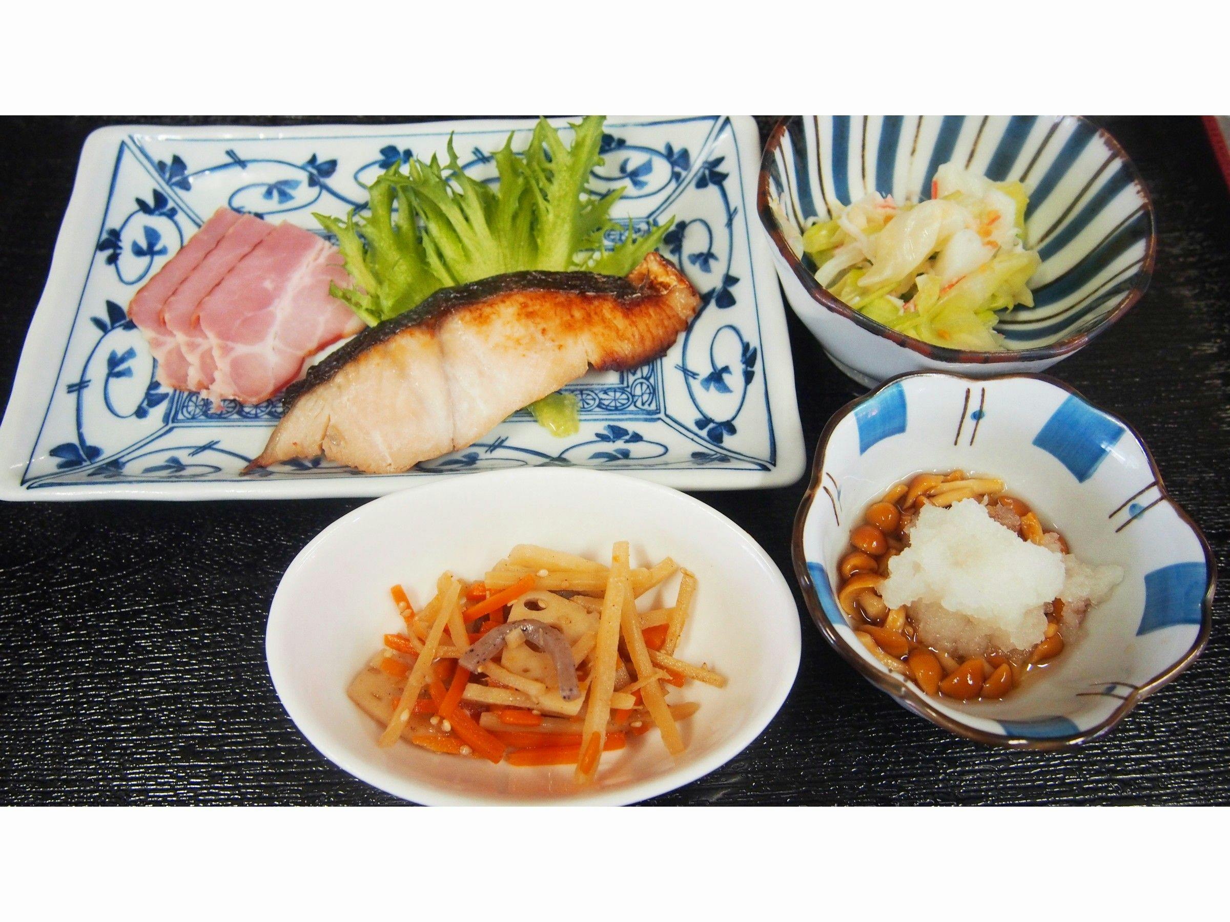 อาหารเช้า (ปลาซาวาระย่าง)