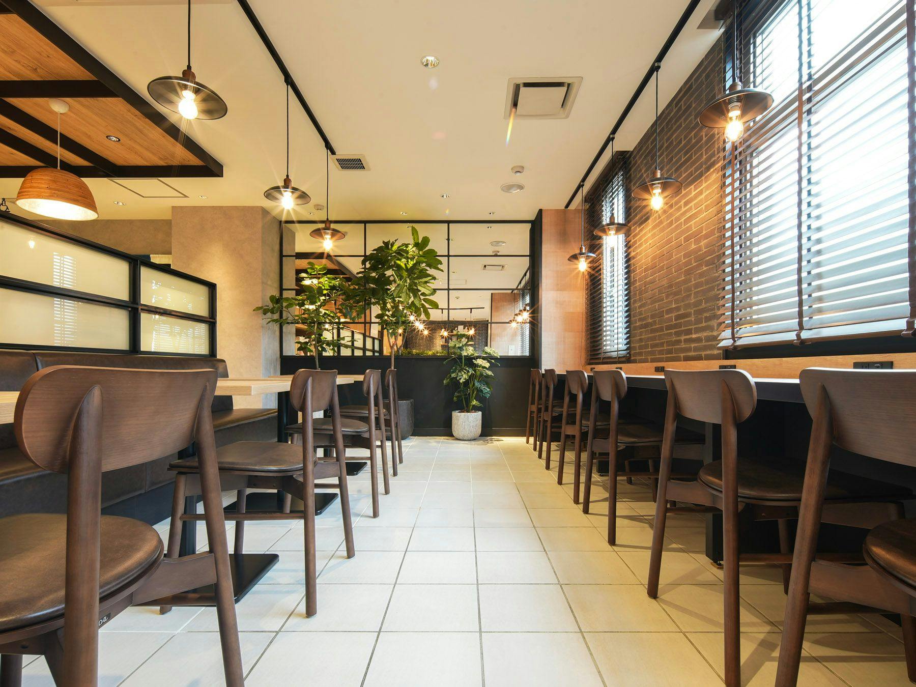 เลานจ์โลฮาสที่เปี่ยมไปด้วยแสงแดดยามเช้า