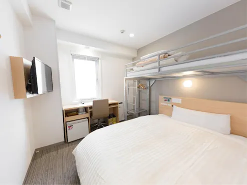 Dilengkapi dengan tempat tidur double dan tempat tidur loteng