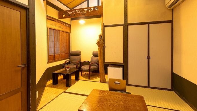 ห้องพักสไตล์ญี่ปุ่นและตะวันตกพร้อมอ่างอาบน้ำในร่ม ใกล้กับอาคารหลัก