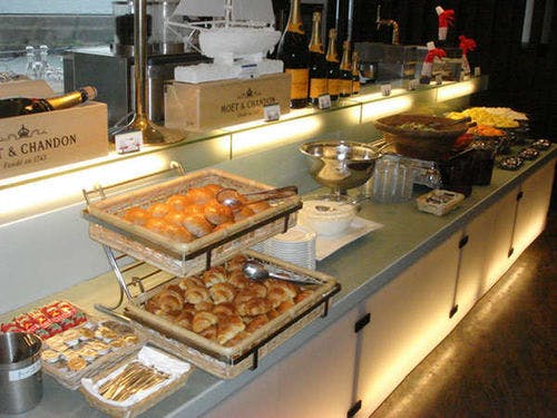 朝食バイキング