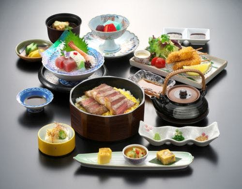 赤羽根ロコビーフひつまぶし全体