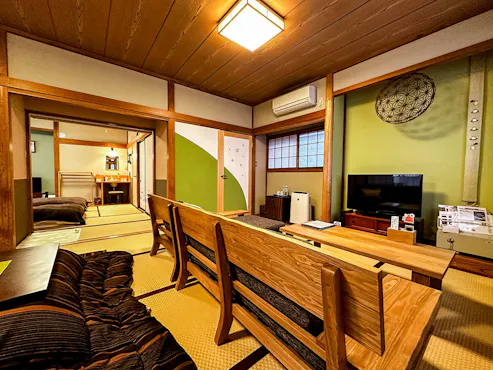 Bilik Hinoki di Tingkat 2: 21 tatami + engawa 4 tatami, dengan hammock