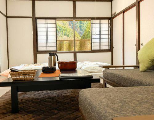 2F東峰の間・18畳／琉球畳が特徴的なお部屋