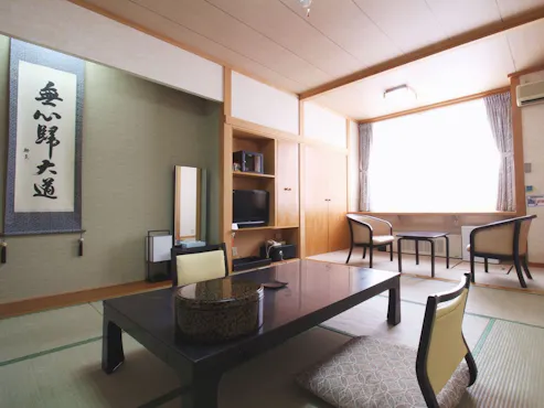 *ห้องสไตล์ญี่ปุ่นในอาคารเสริม/รองรับได้สูงสุด 5 ท่าน