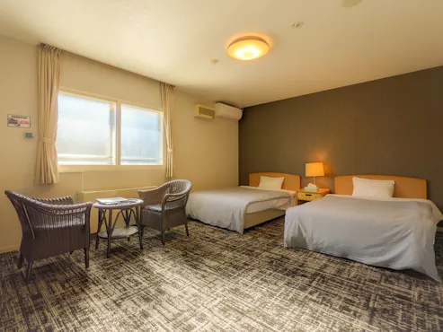 ห้องพักสไตล์ตะวันตกในอาคารหลัก