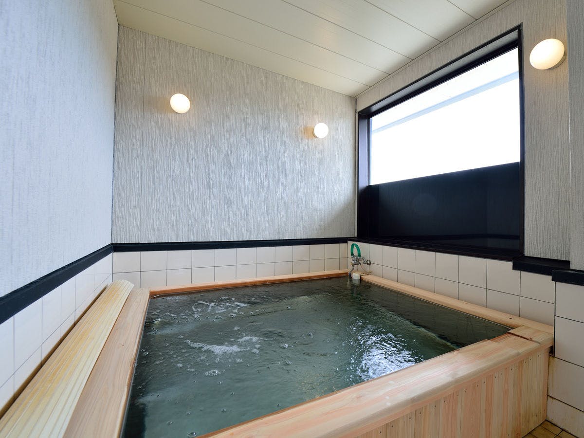 *ตัวอย่างห้องอาบน้ำสาธารณะ