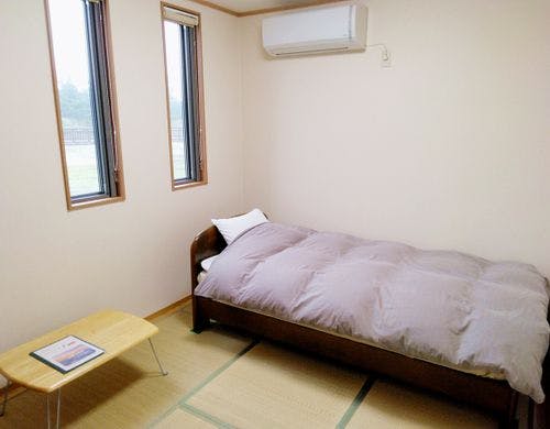 *部屋一例：和室4.5畳（101)ベッド使用