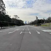 Tempat Letak Kereta Pertama Taman Yume no Shima - Kira-kira 300 lorong kereta biasa.