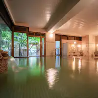 여성 대중목욕탕 '유나기'