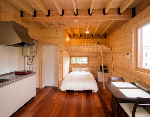 ・＜客室一例（セミダブルとロフト）＞