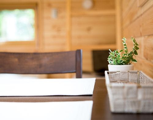 ・＜客室一例（セミダブルとロフト）＞