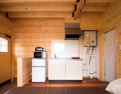 ・＜客室一例（セミダブルとロフト）＞