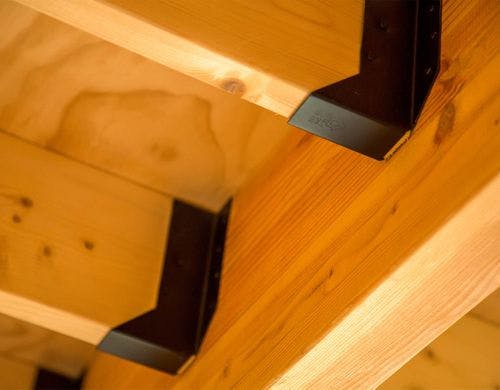 ・＜客室一例（セミダブルとロフト）＞