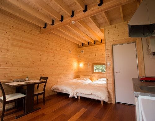 ・＜客室一例（ツイン）＞