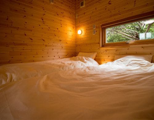 ・＜客室一例（ツイン）＞