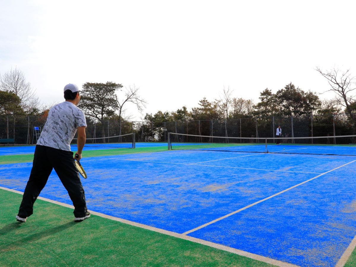 【สนามเทนนิส】ทั้งหมด 6 สนาม