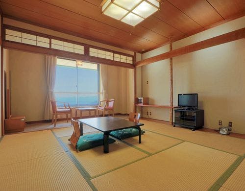 【客室】オーシャンビューの和室10畳
