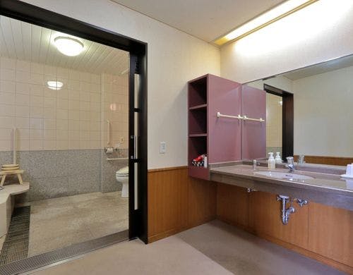 【客室】バリアフリーの特別室