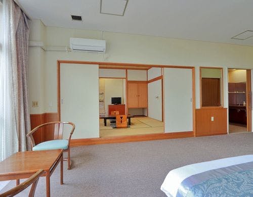 【客室】バリアフリーの特別室