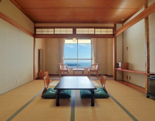 【客室】オーシャンビューの和室10畳