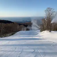 เครื่องทำหิมะทำงานเต็มที่!!