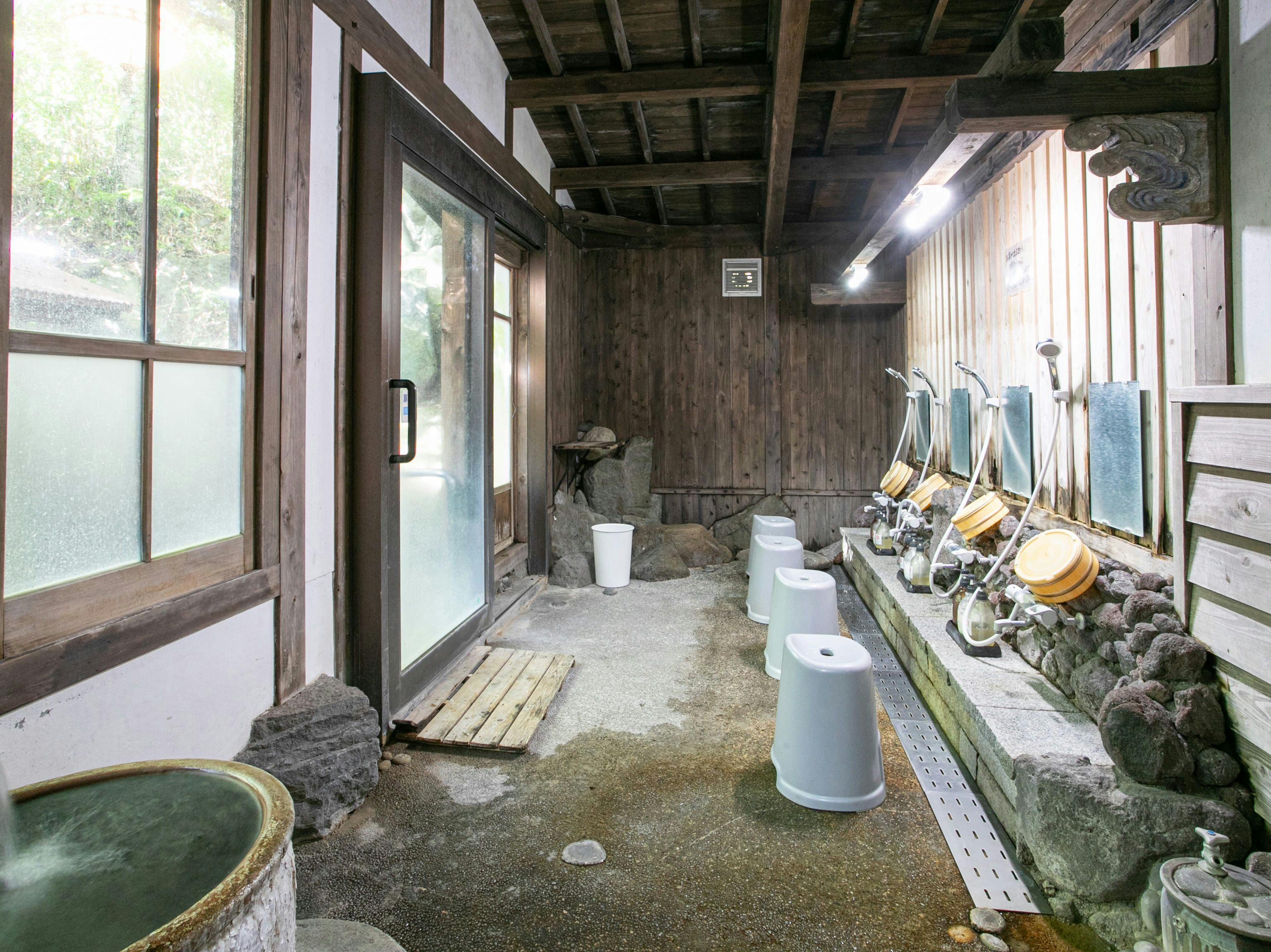 Yufuin Villa Shikisai Hotel
